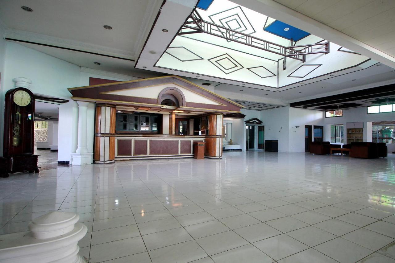 Oyo 2360 Hotel Rio Bengkulu Exterior photo